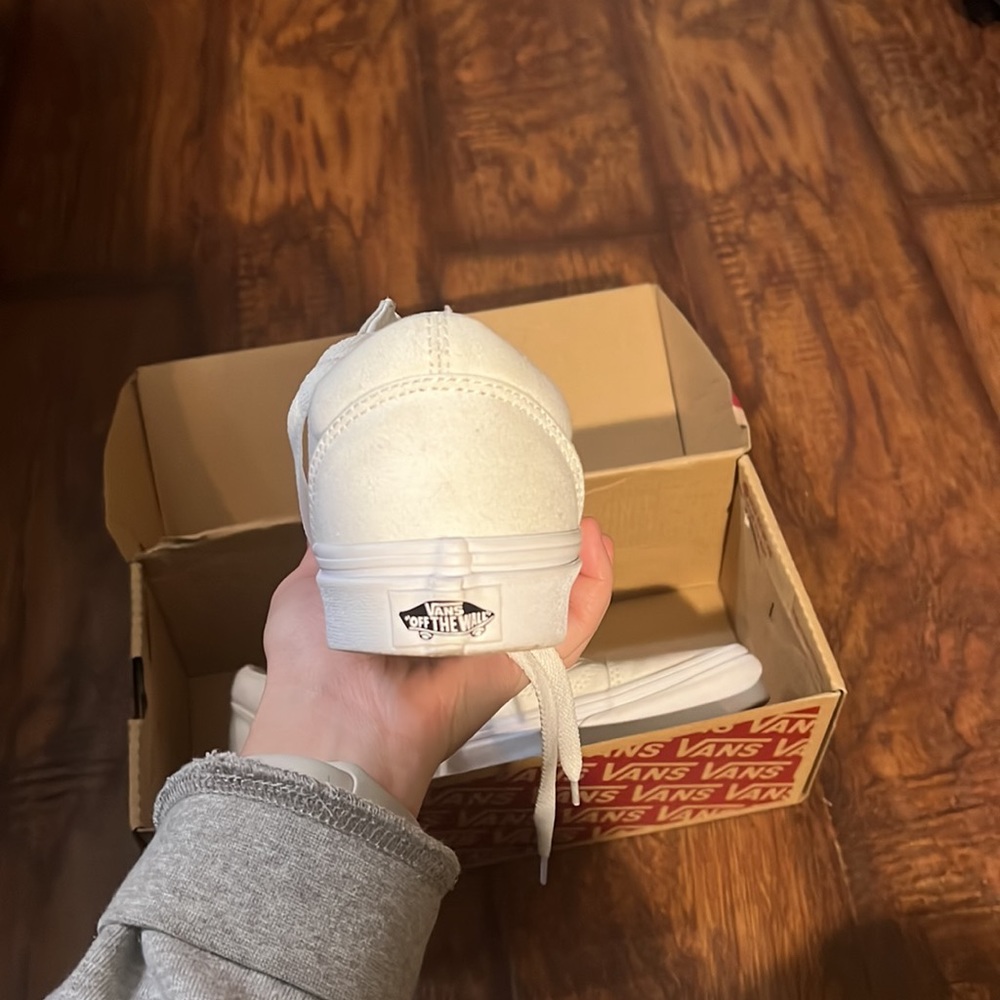 White low top womens vans - Picture 2 of 2